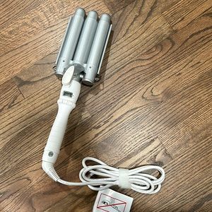 Monat triple barrel waver